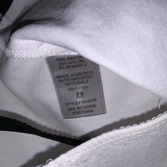 🎊💥🎉HOST PICK🔥💜Cute 🥰 Woman crop top Orr loved like new - Picture 4 of 12